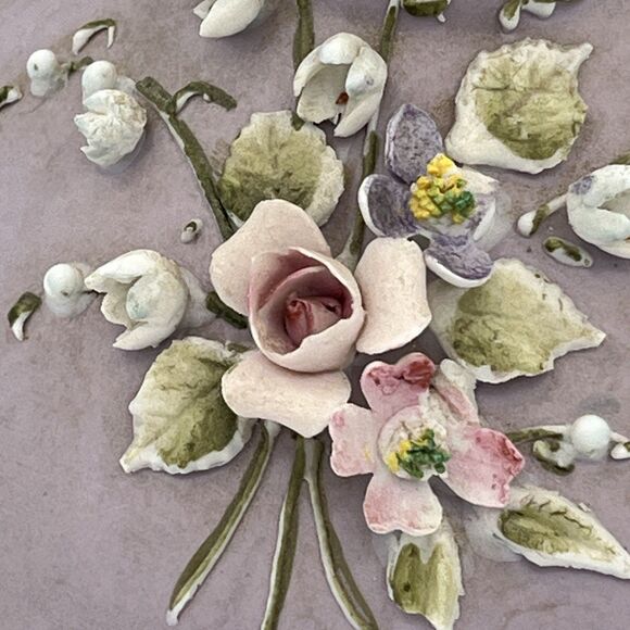 Vtg. Lefton Purple Floral Lilac Vase Raised Applied Sweet Pea Flowers Hand Paint - Picture 2 of 11